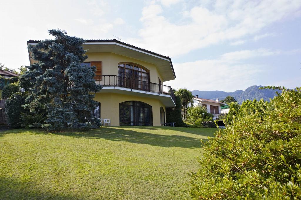 Villa Panorama Porto Valtravaglia Kültér fotó